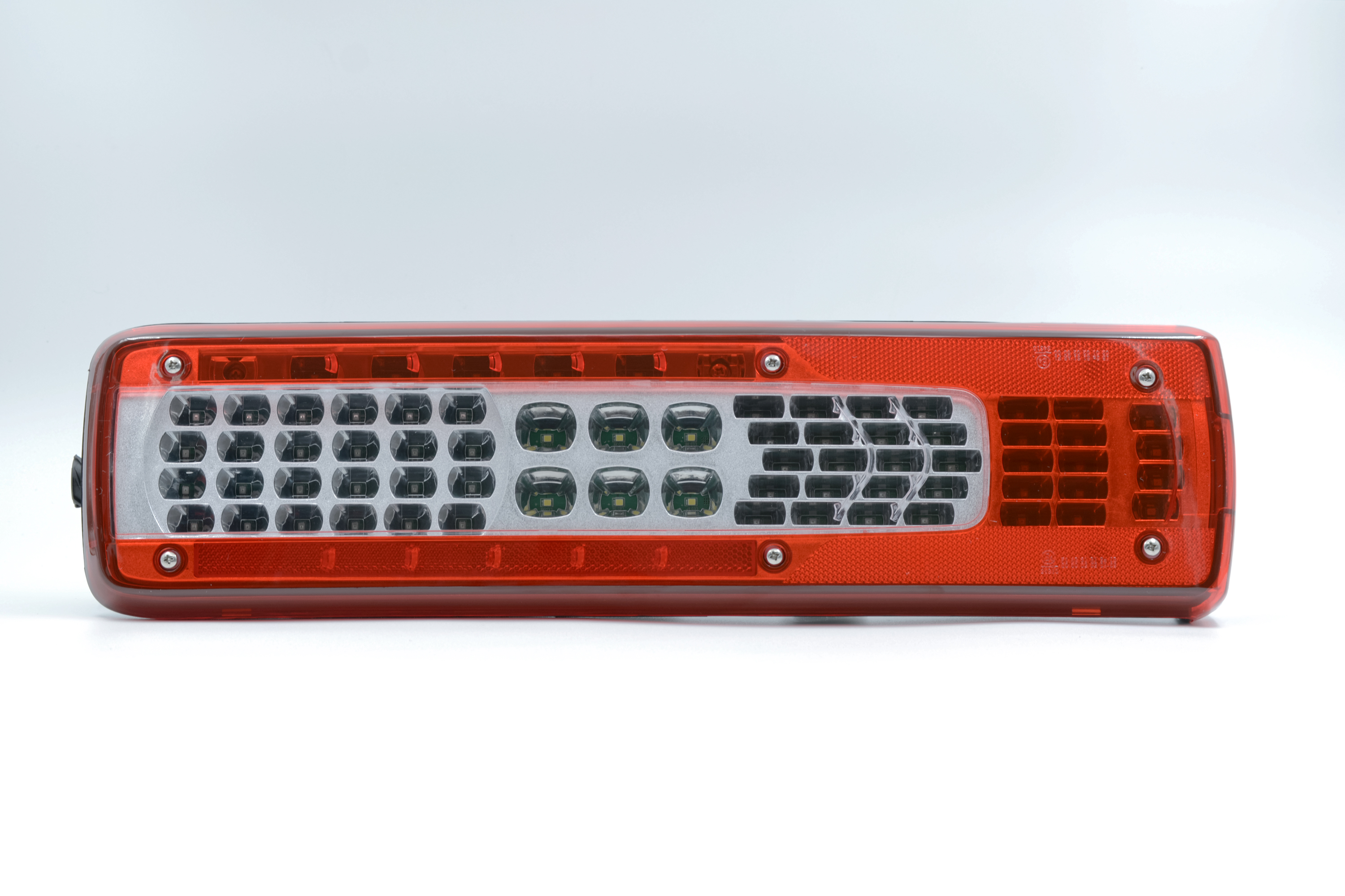 Фонарь задний VOLVO правый LED (OEM 82849923 R)