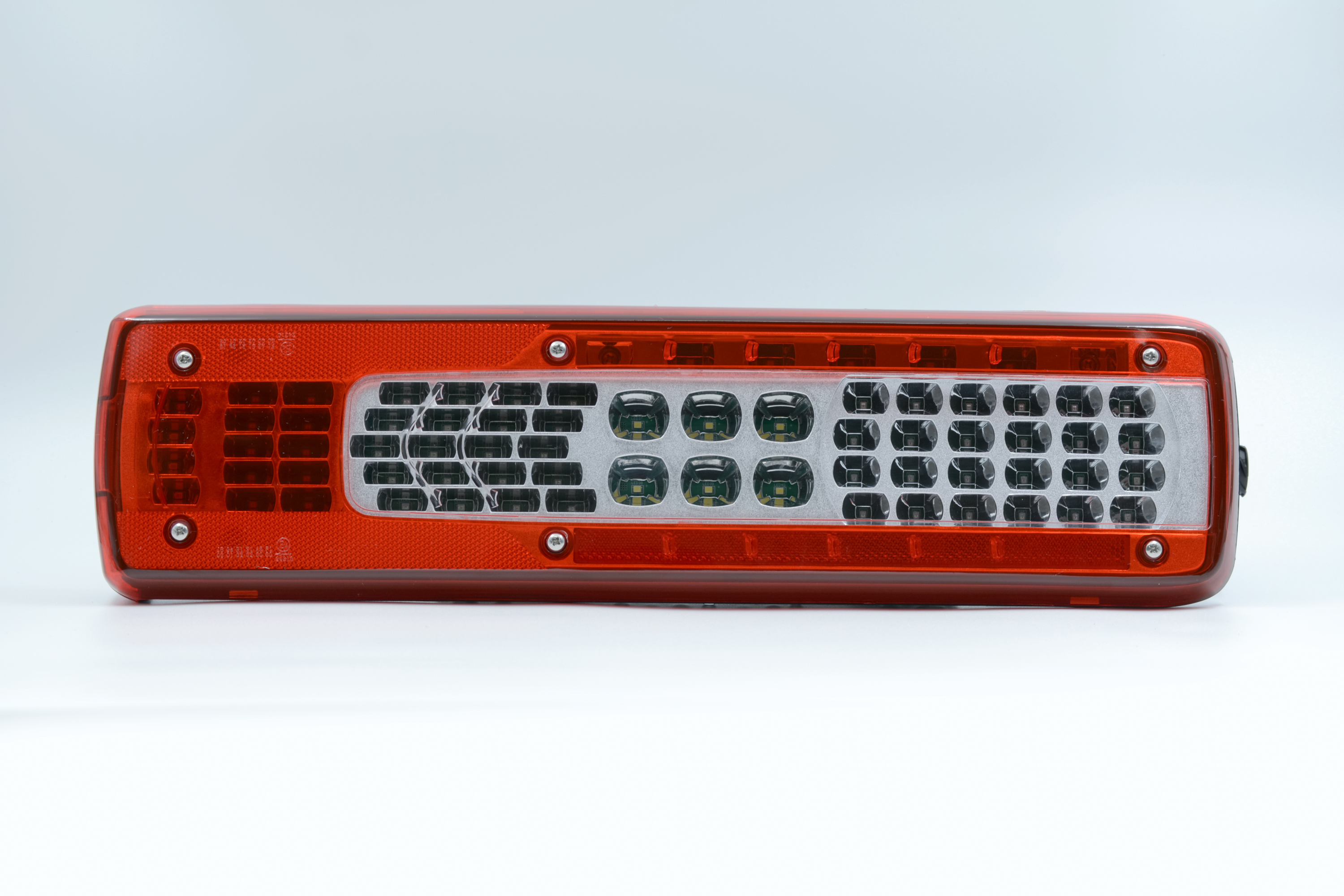 Фонарь задний VOLVO левый LED (OEM 82849894 L)