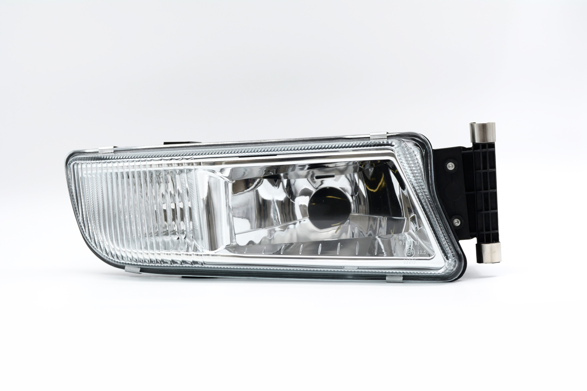 Фара противотуманная MAN TGX правая 2009 > (OEM 81251016522 R) (аналог SY-ML3005 R, 022.065)
