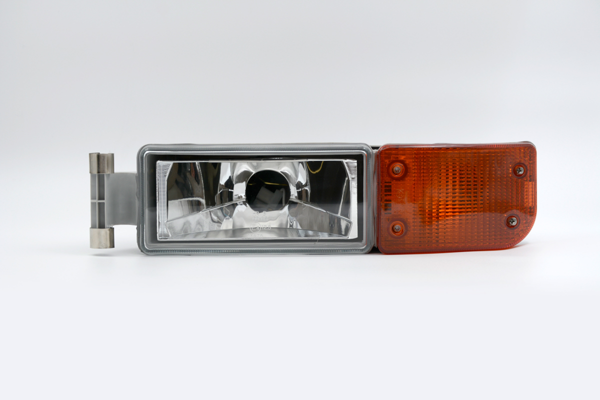 Фара противотуманная MAN TGA TGL/TGM левая 2000-2009 (OEM 8125320-6111 L)