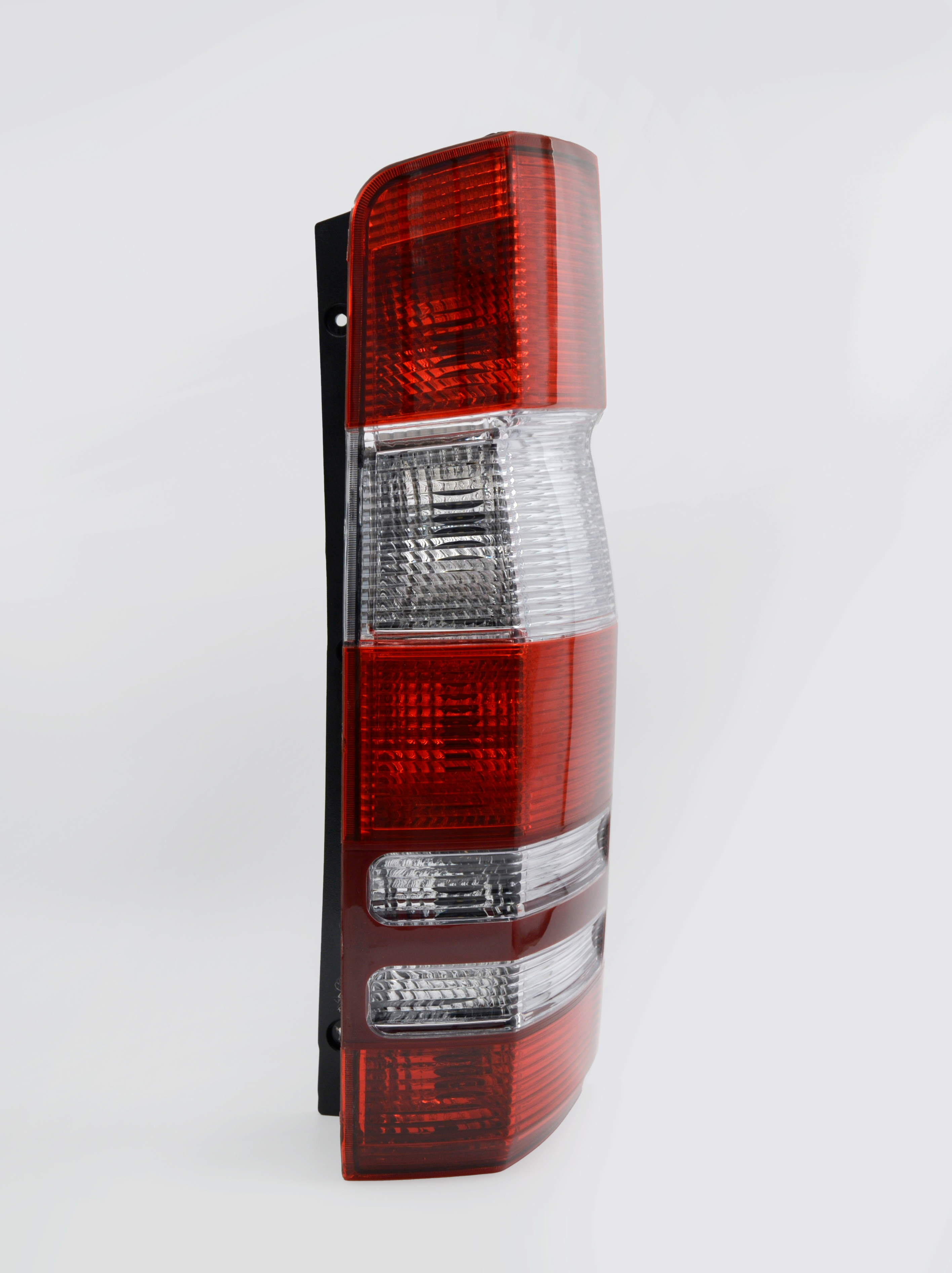 Фонарь задний MERCEDES SPRINTER правый (OEM 9068200264 R)