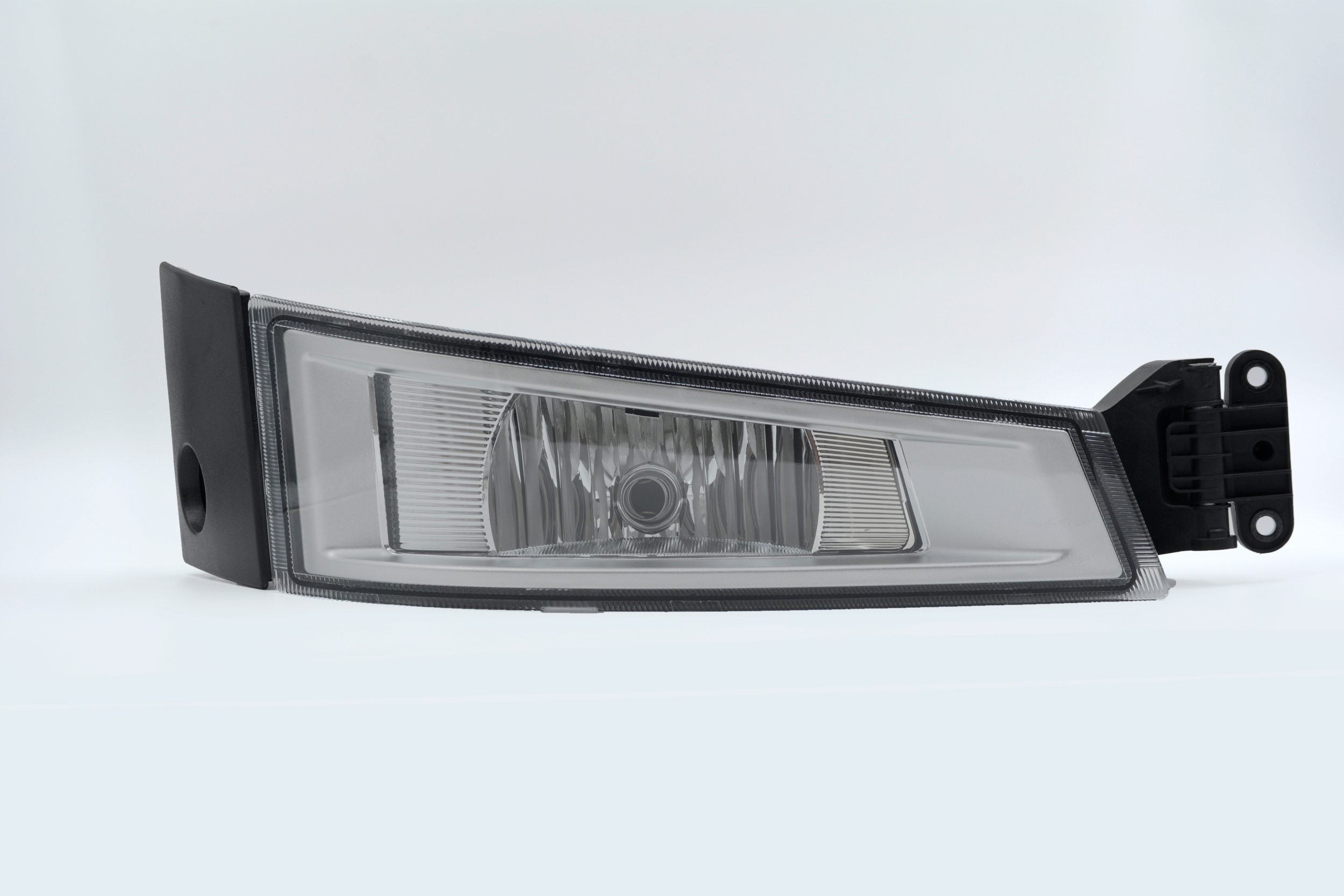 Фара противотуманная VOLVO FH4 - FM4 правая 2013 > (OEM 21221151 R)